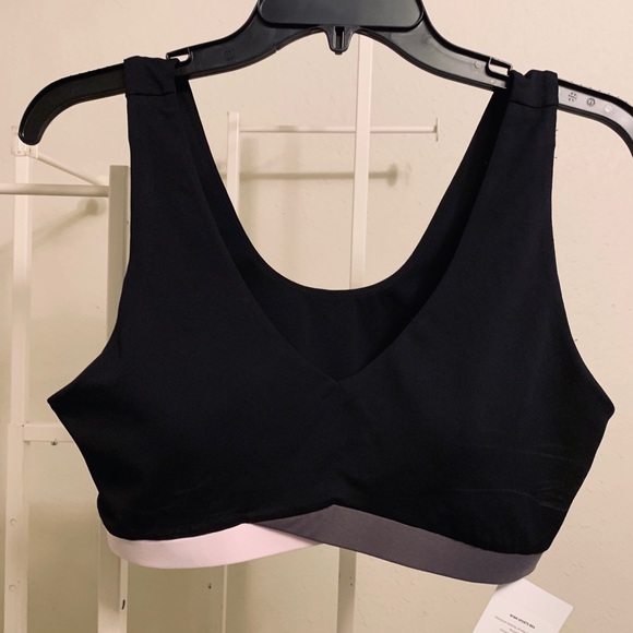***SOLD***NWT Fabletics Winn Sports Bra - Picture 3 of 6